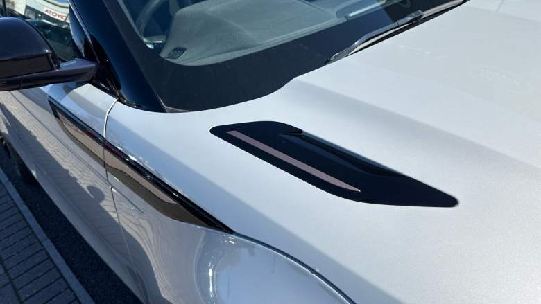 Land Rover Range Rover Evoque 1.5 P300e R-Dynamic SE 5dr Auto Hatchback